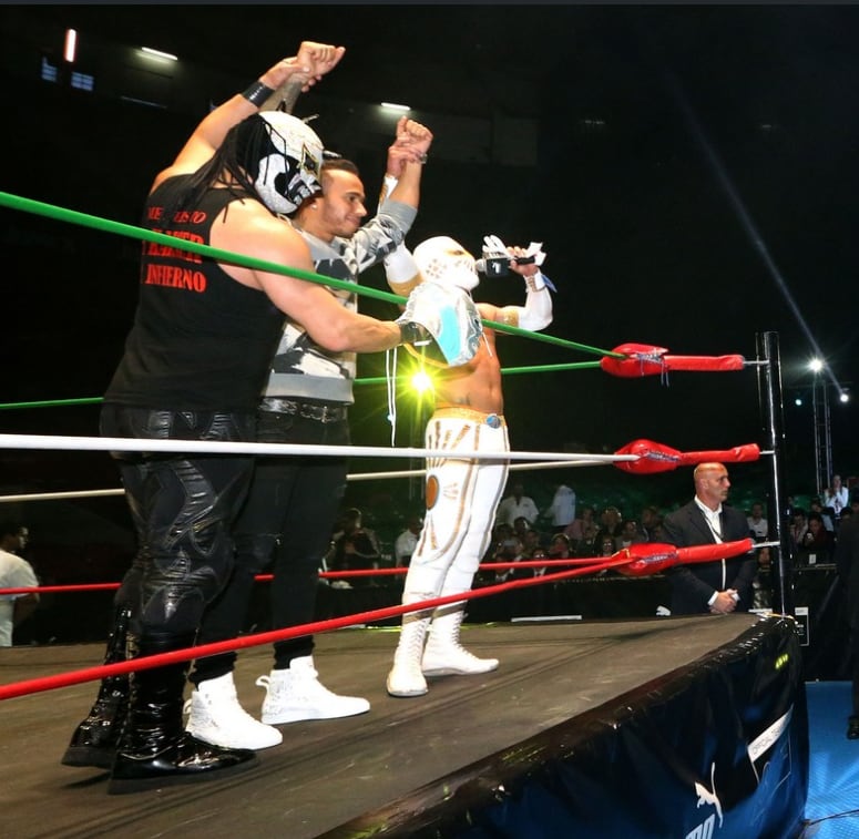 Lewis Hamilton en la Arena México