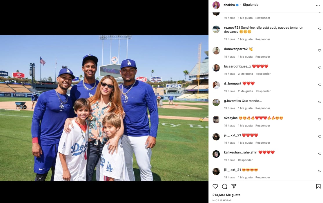 Shakira junto a sus hijos