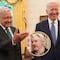 AMLO no trató en la reunión con Joe Biden el caso Julian Assange; le dejó una carta al presidente de Estados Unidos