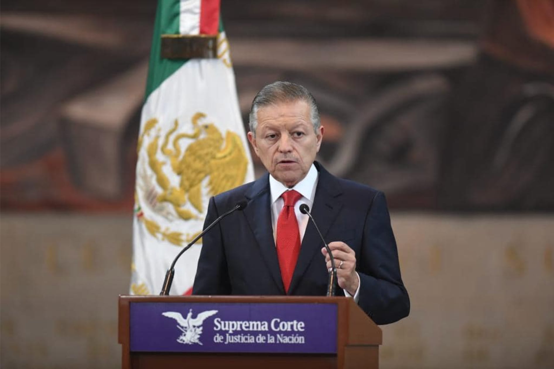 Arturo Zaldívar presentó su renuncia ante el presidente AMLO, sin embargo, la Constitución dice que sólo puede ser justificada por causas graves