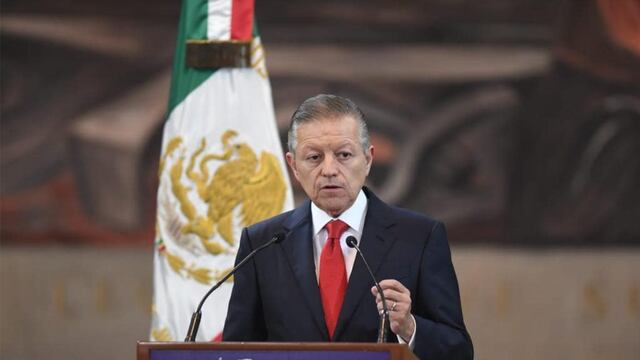 Arturo Zaldívar presentó su renuncia ante el presidente AMLO, sin embargo, la Constitución dice que sólo puede ser justificada por causas graves