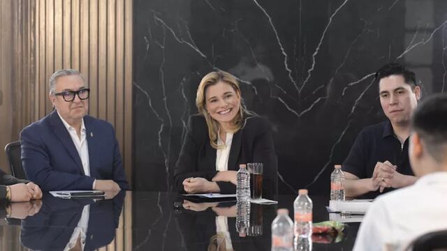 Maru Campos con emprendedores de Chihuahua