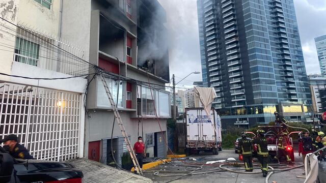 Incendio en Lomas del Chamizal