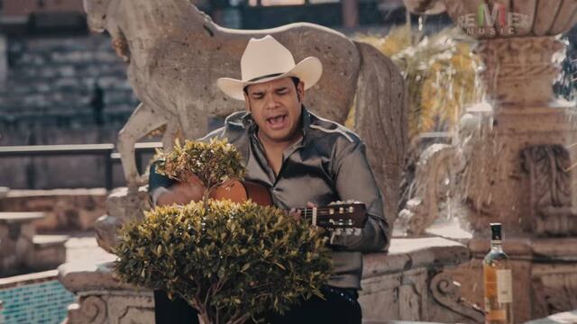 Cantante de Banda Jerez tuvo que cerrar su hotel en Zacatecas por amenazas del crimen organizado.