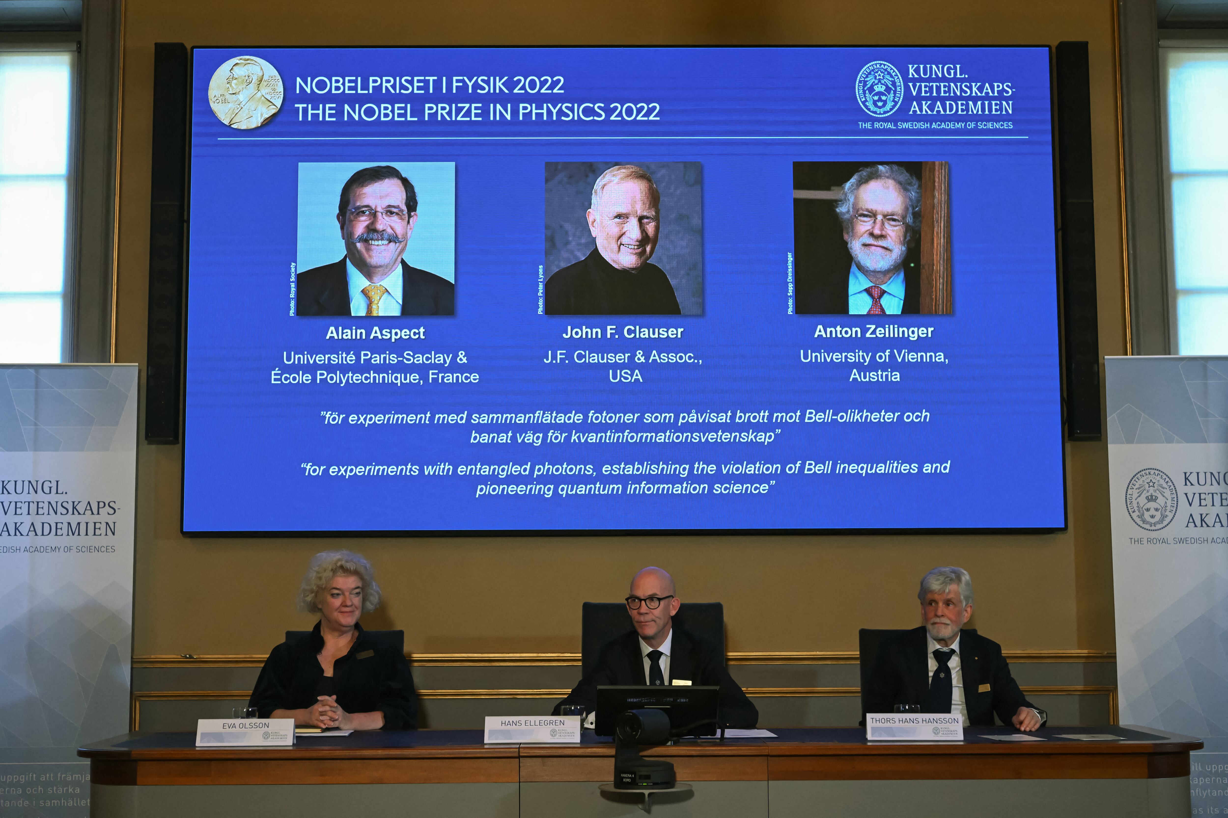 Ganadores del Premio Nobel 2022 de Física Alain Aspect, John F. Clauser y Anton Zeilinger