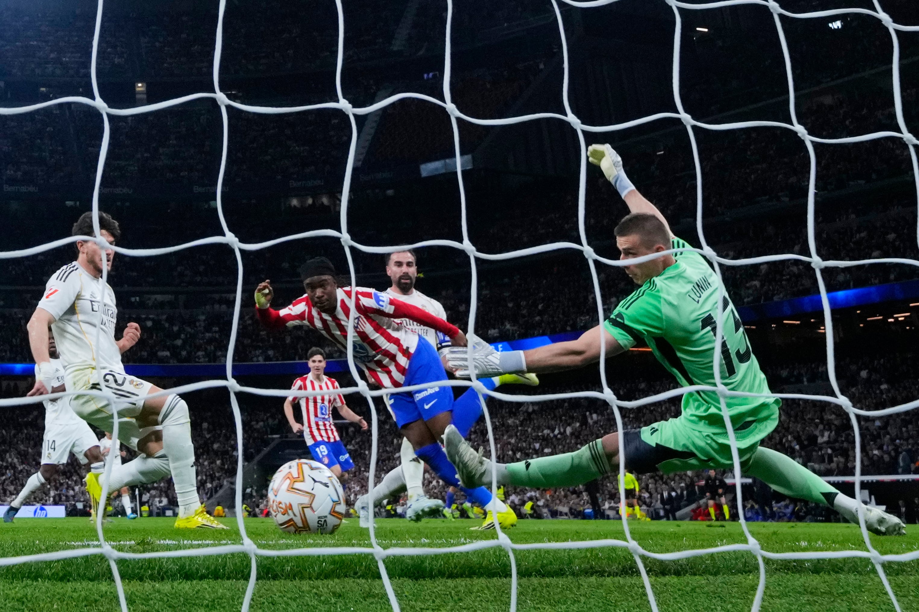 Real Madrid enfrentó al Atlético de Madrid en la Jornada 29 de LaLiga.