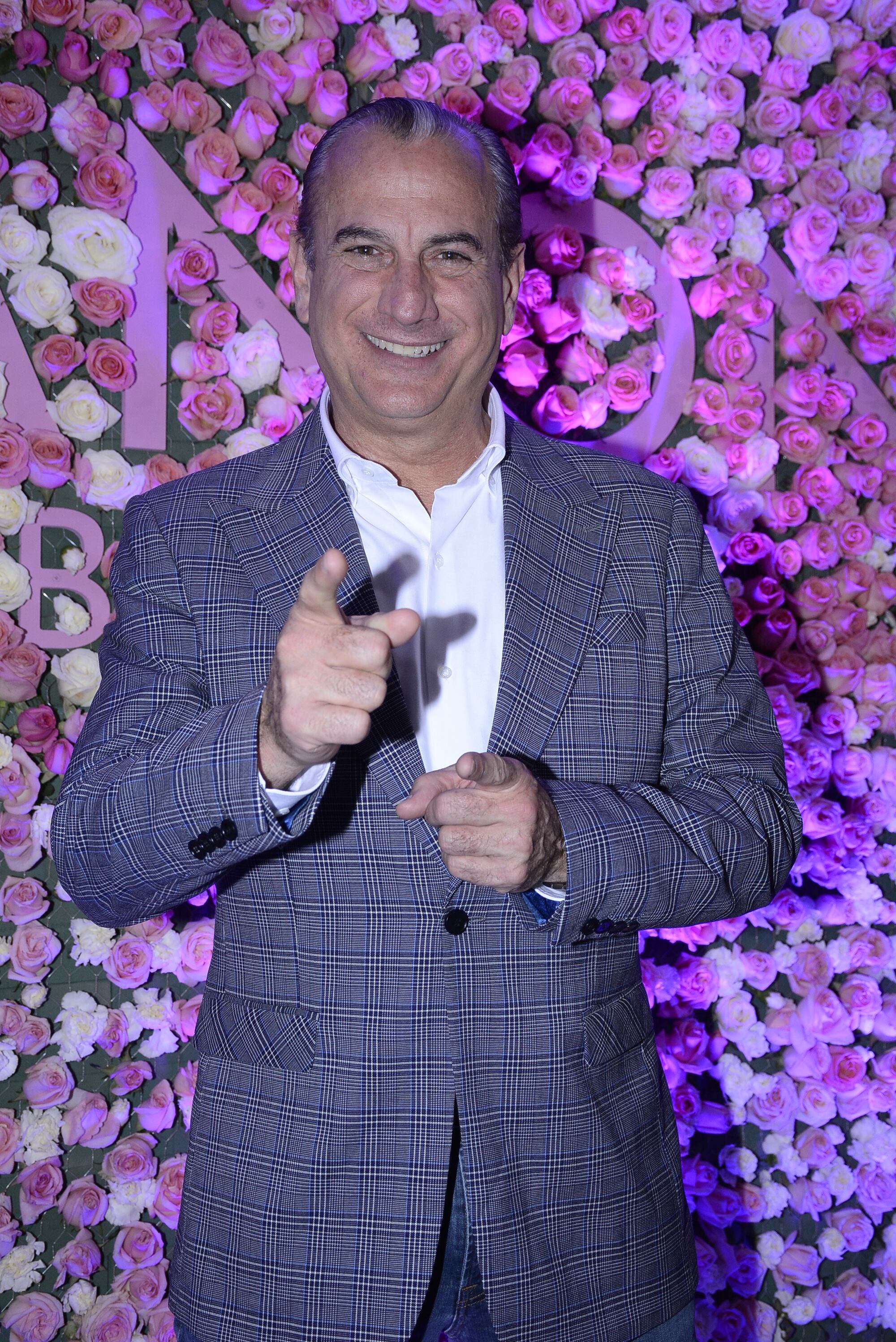 Patricio Cabezut, conductor.