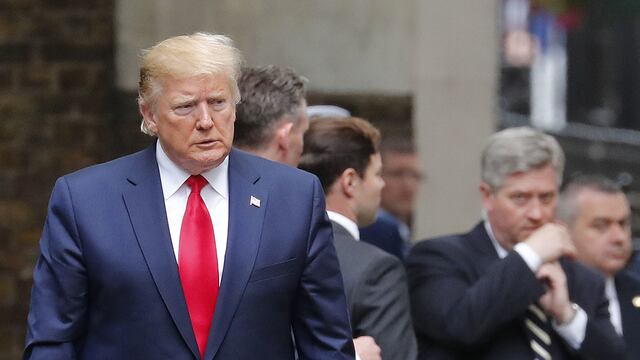 Donald Trump escaló el tono de sus mensajes sobre la insuficiencia del gobierno para detener a los migrantes