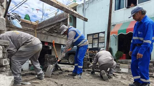 Gobierno de Metepec repara baches