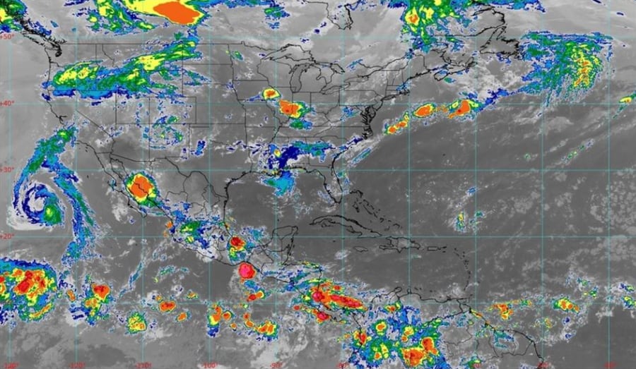 Monzón mexicano desde satélite