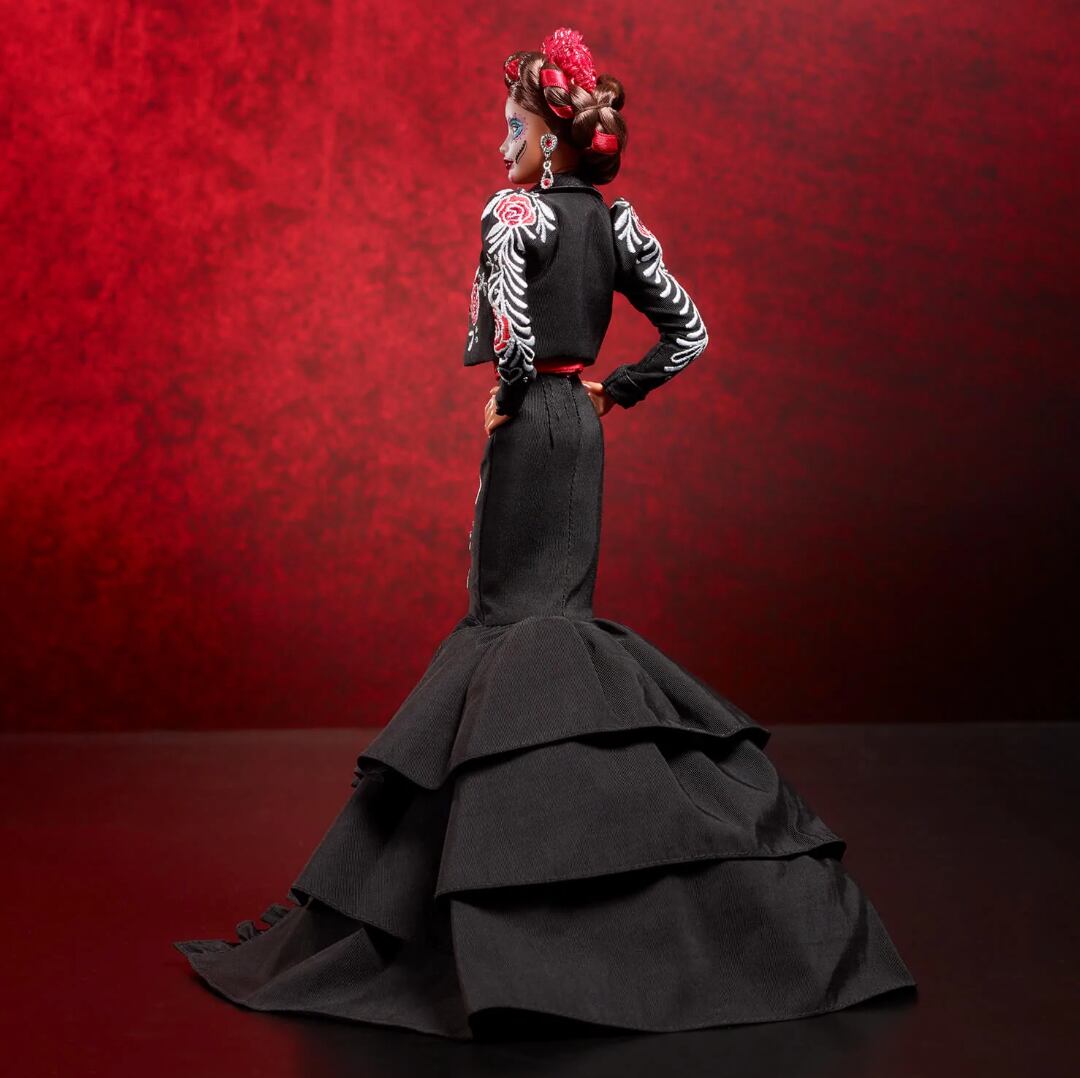 Barbie Día de Muertos, diseñada por Benito Santos