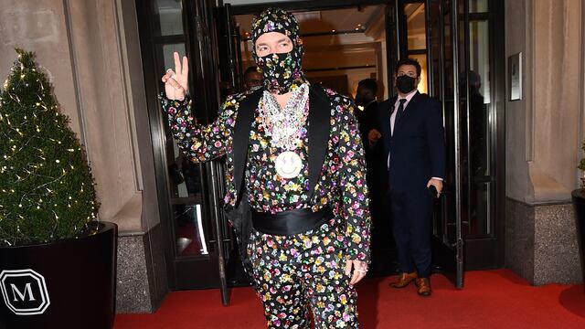 J Balvin en la MET Gala 2021