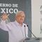 Reciben a AMLO con manifestación en Baja California por la muerte de Diego Jiménez