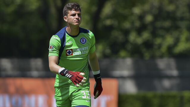 Jurado en un partido con Cruz Azul