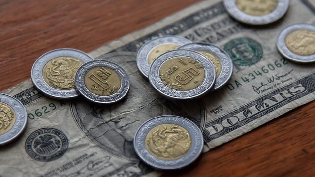 Dólar hasta en 23 pesos.