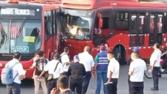Choque de unidades del Metrobús