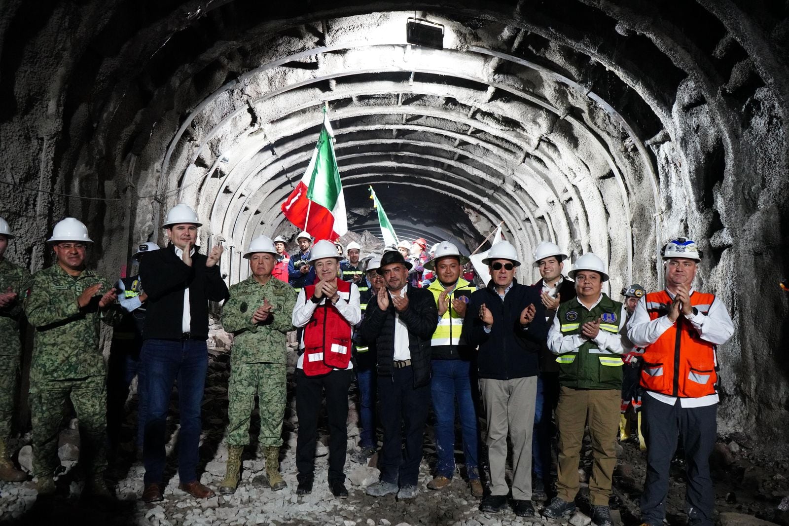 Alfonso Durazo encabeza primera conexión de túnel ferroviario de Nogales