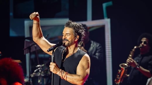 Ricardo Arjona regala un auto a Pocho, el taxista mexicano que marcó su historia