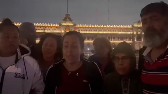 Familiares de personas desaparecidas retiran su plantón del Zócalo de CDMX tras no ser recibidas por AMLO