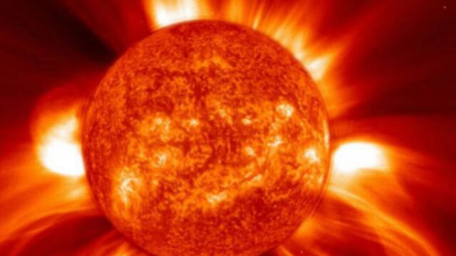 El sol es un astro  que brilla por sí mismo.