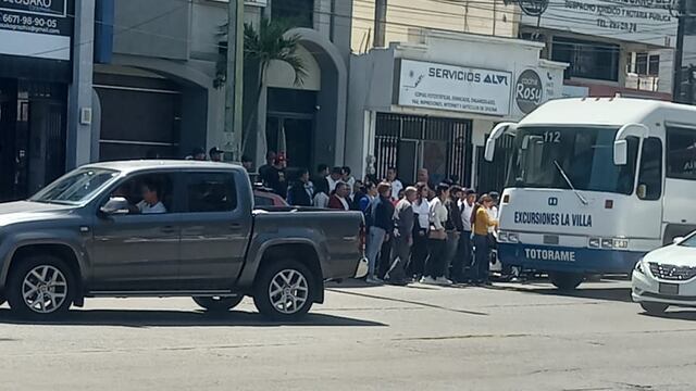 Trabajadores de la UAS abandonan sus labores