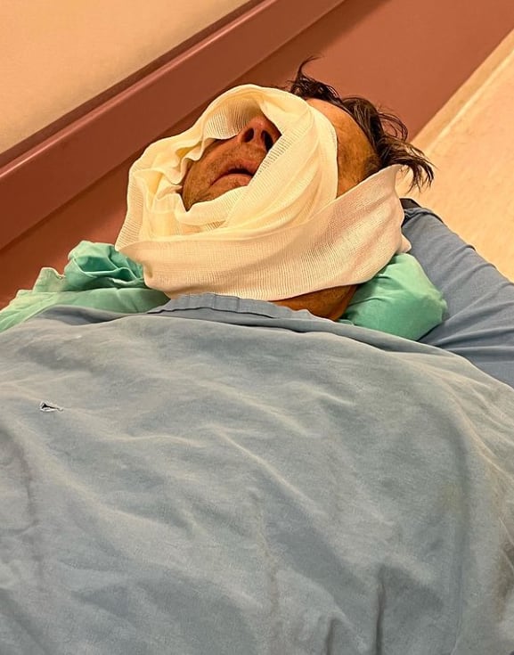 Alfredo Adame saliendo de operación