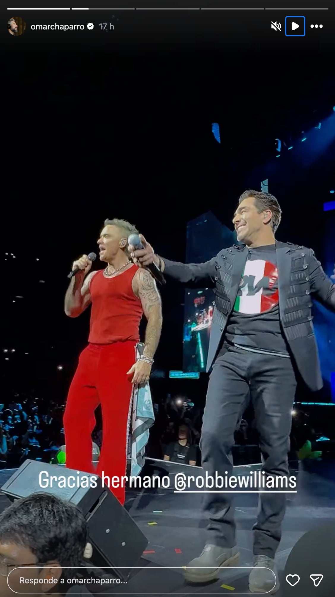 Omar Chaparro y Robbie Williams