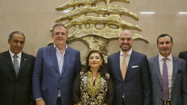 Clara Brugada en reunión con la comunidad Libanesa