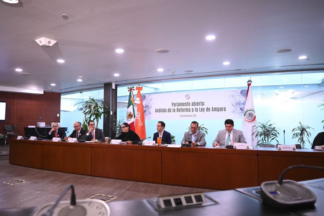 Movimiento Ciudadano realiza un parlamento abierto en el Senado para discutir la reforma a la Ley de Amparo.