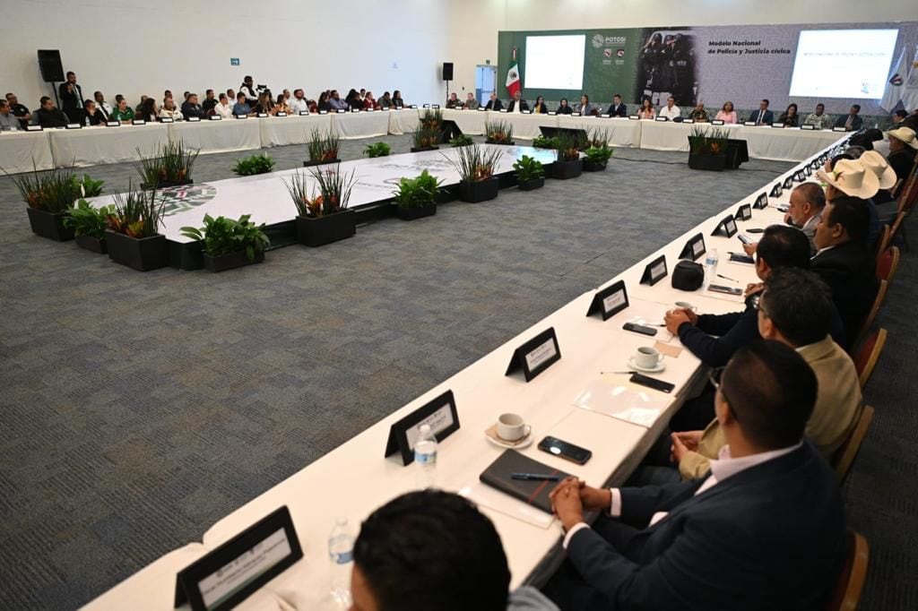 Ricardo Gallardo presentó el Modelo Nacional de Policía y Justicia Cívica