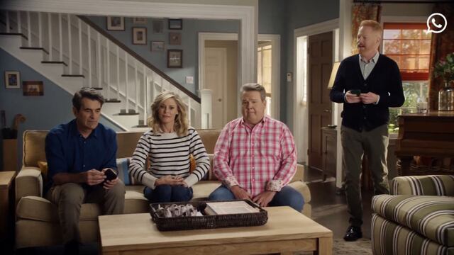 Elenco de Modern Family en comercial de WhatsApp