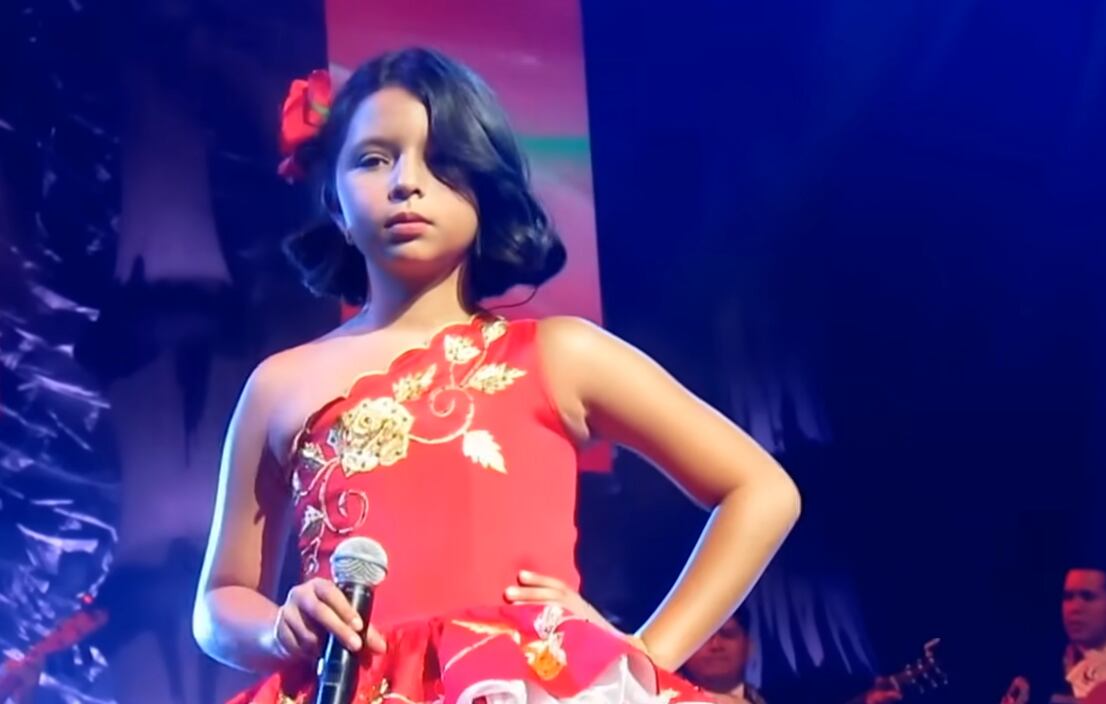 Así se veía Ángela Aguilar de niña.