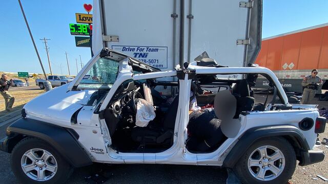 Choque de camioneta con migrantes en Texas