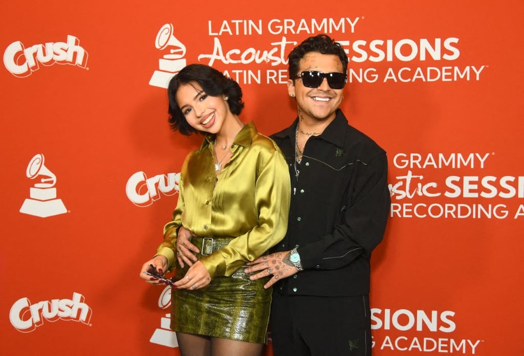 Christian Nodal con Ángela Aguilar.