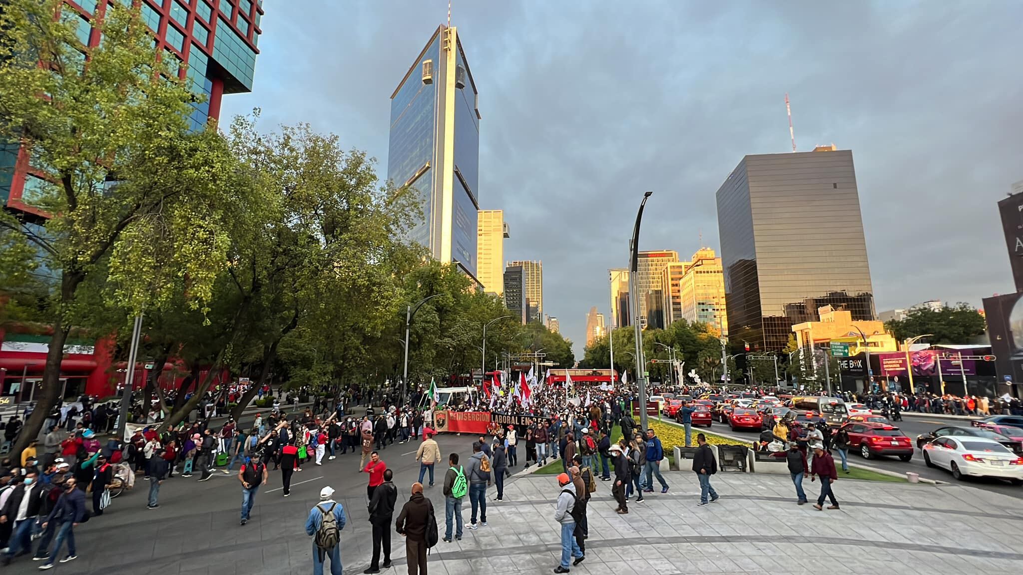 Marcha del SME al Zócalo capitalino hoy 12 de septiembre 2022 en Paseo de la Reforma/ SME
