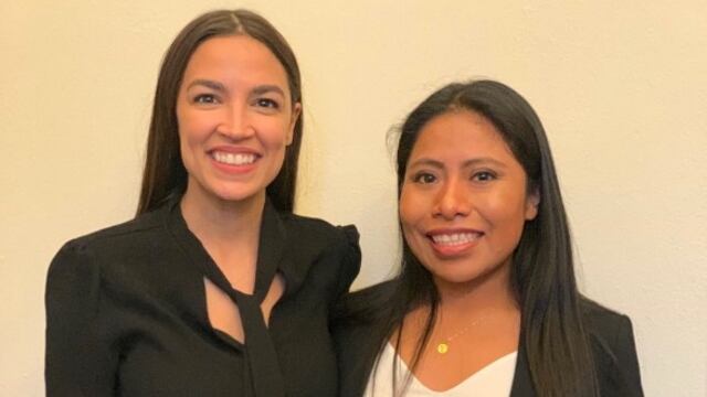 Yalitza Aparicio se reunió con Alexandria Ocasio-Cortez.
