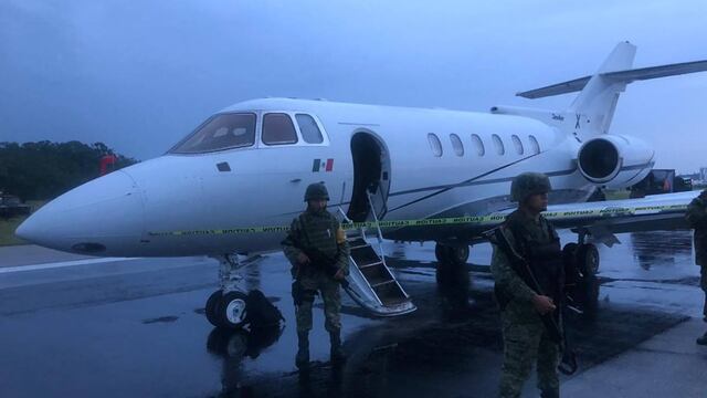 Avión asegurado.
