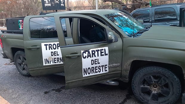 Los delincuentes se desplazaban en camionetas rotuladas con la leyendas “Tropas del Infierno” y “Cartel del Noreste.