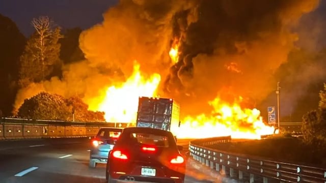 Autopista México-Puebla cerrada por explosión de pipa de gas