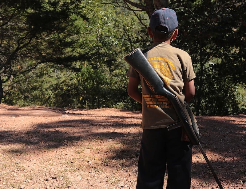 Un niño policía de Chilapa