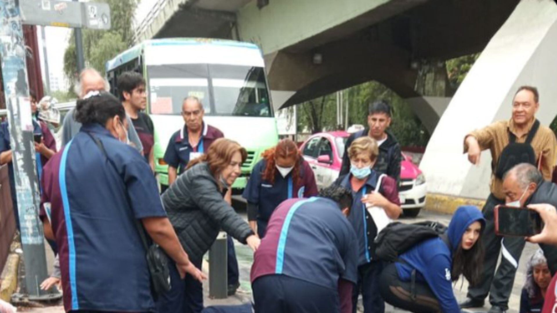 Camioneta atropella a trabajadores del IPN durante bloqueo en avenida Las Granjas y Azcapotzalco, en CDMX; agreden a mujer embarazada