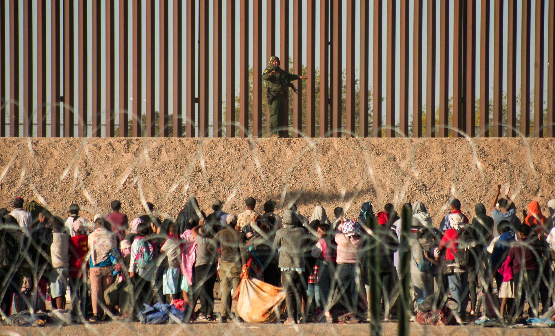 Terrorista fue detenido entre migrantes al intentar cruzar a Estados Unidos, poco antes del fin del Título 42.