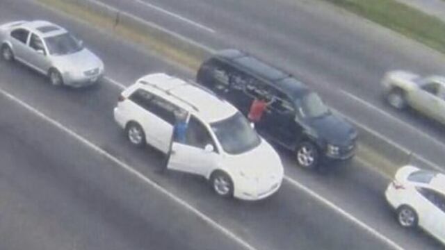 Momento en que fue levantado el diputado federal. Foto/Especial