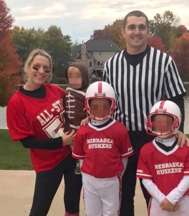 Timothy y Rebecca Bliefnick con sus hijos