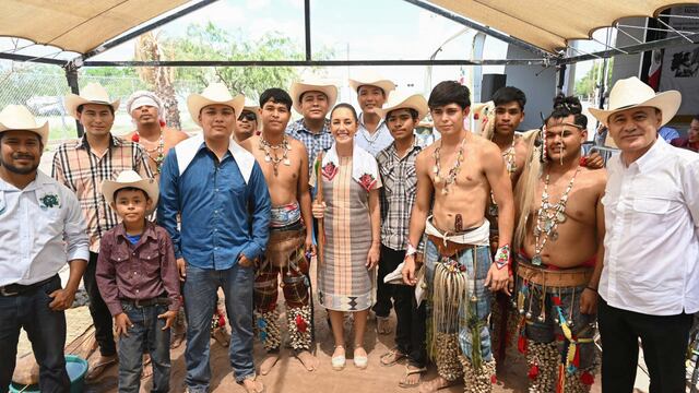 Claudia Sheinbaum, presidenta de México, y Alfonso Durazo, gobernador de Sonora, durante la inauguración del Hospital Rural IMSS-Bienestar Vícam Switch. Guaymas