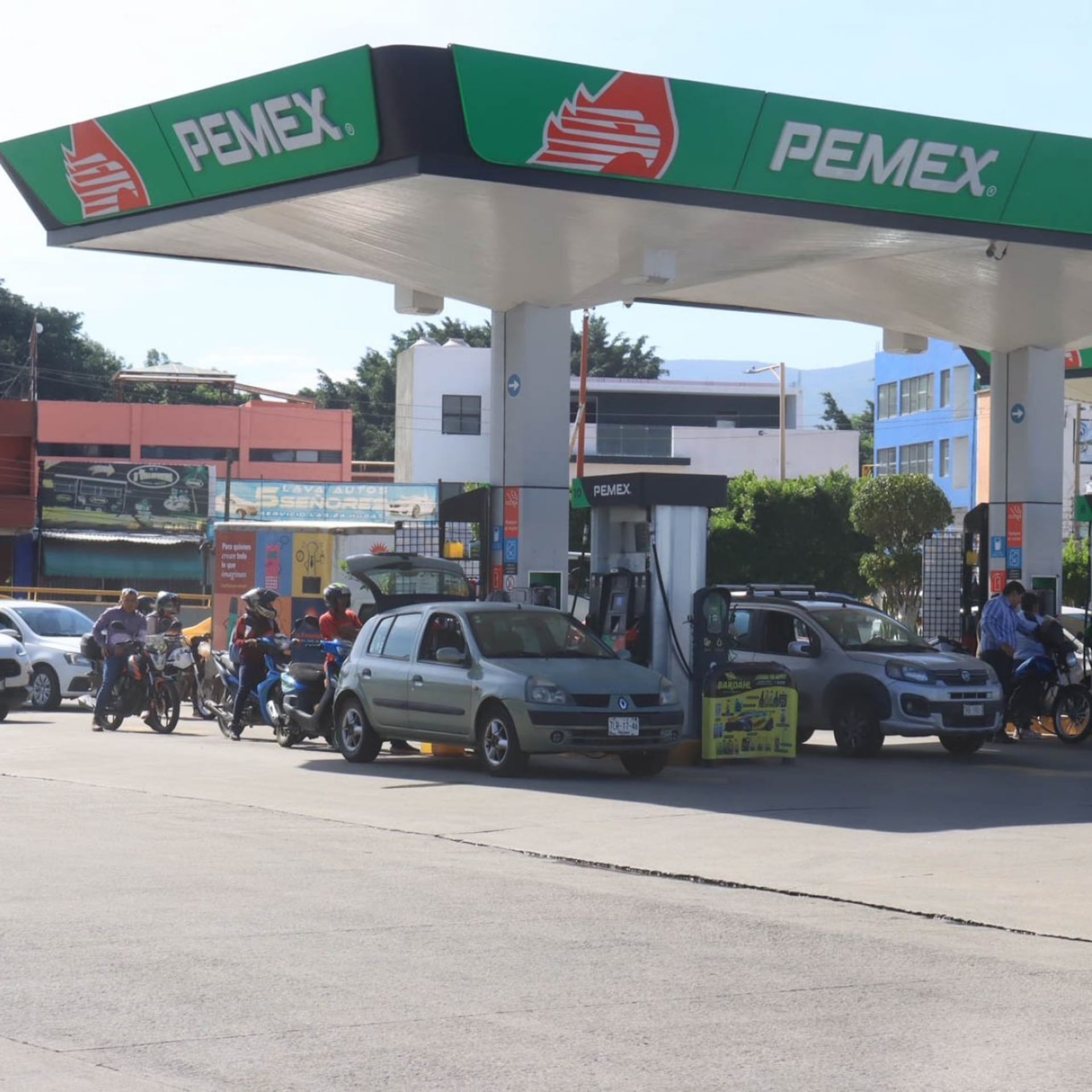 Gasolina barata… si la encuentras