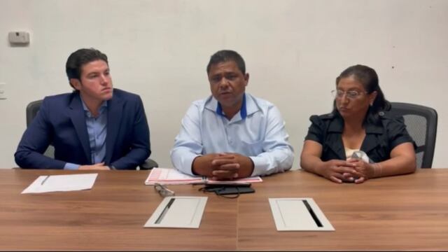 Samuel García y los papás de Debani Escobar, Mario Escobar y Dolores Bazaldua