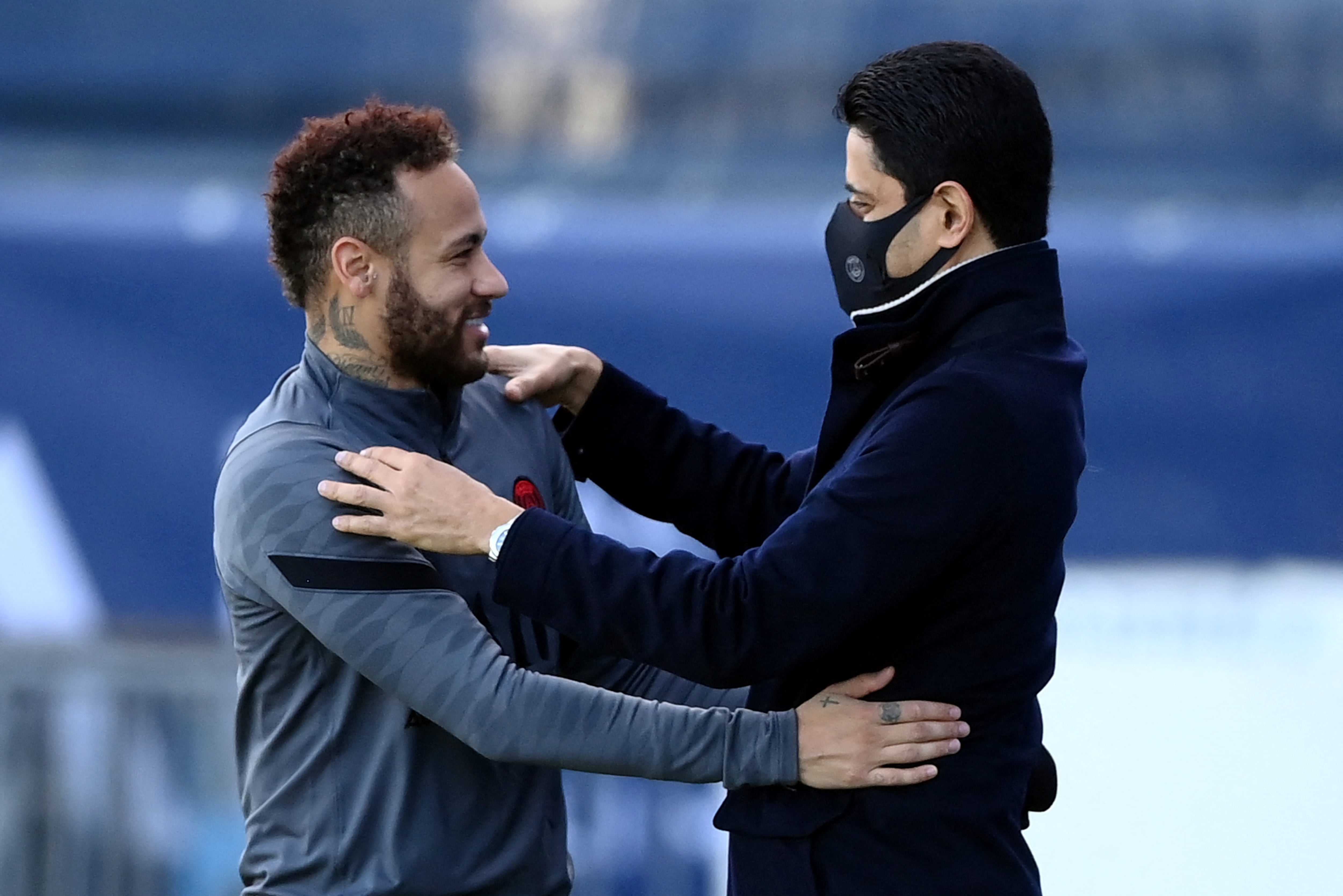 Nasser Al-Khelaifi, presidente del PSG, junto a Neymar.