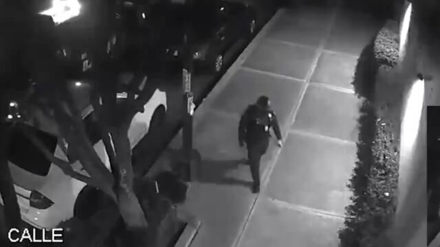 Policía robando computadora de carro