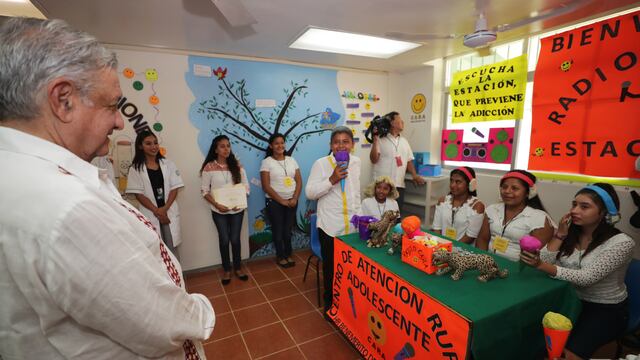 Andrés Manuel López Obrador. Aumento a salarios de médicos.